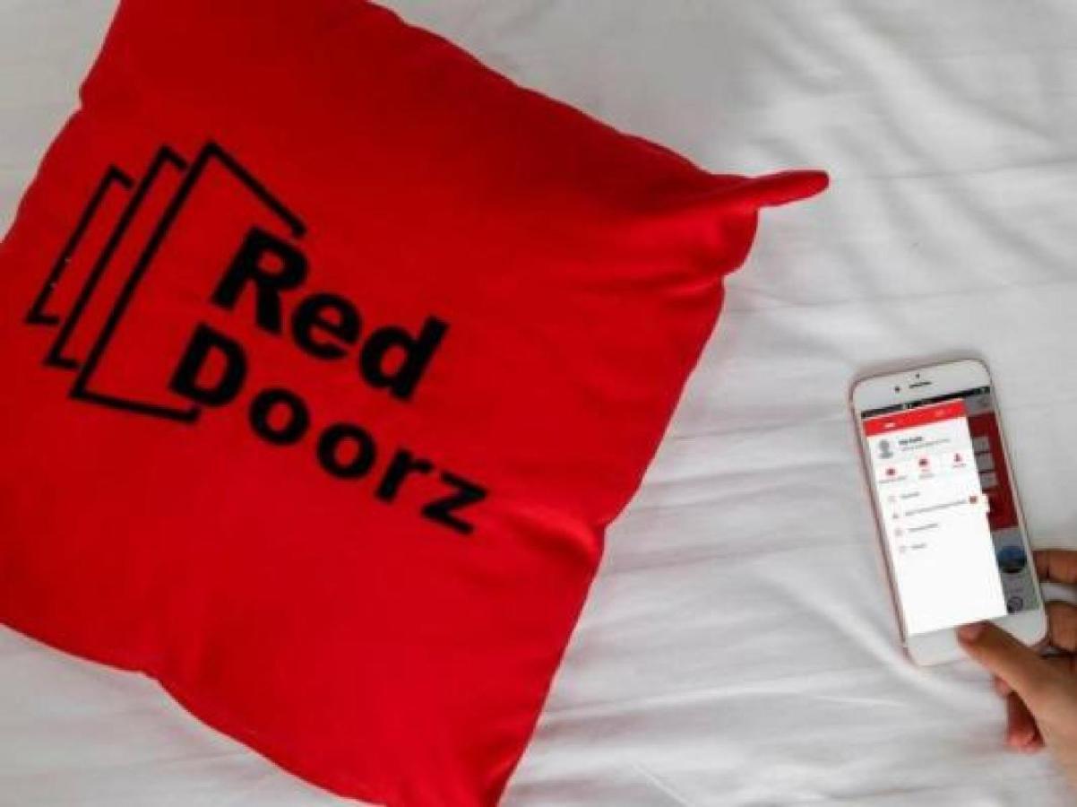 יוגיאקרטה Reddoorz Near Ramai Mall Malioboro מראה חיצוני תמונה